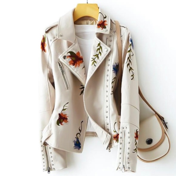 Jacket Embroidery detail studded, Front zipper. Boho Cream M/L Vegan Leather - Picture 13 of 13